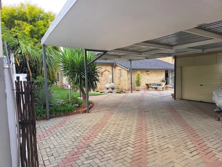 3 Bedroom Property for Sale in Riebeeckstad Free State